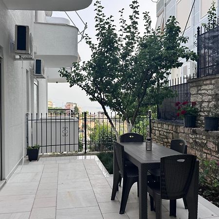 Sunset Hill Apartments Sarande Bagian luar foto