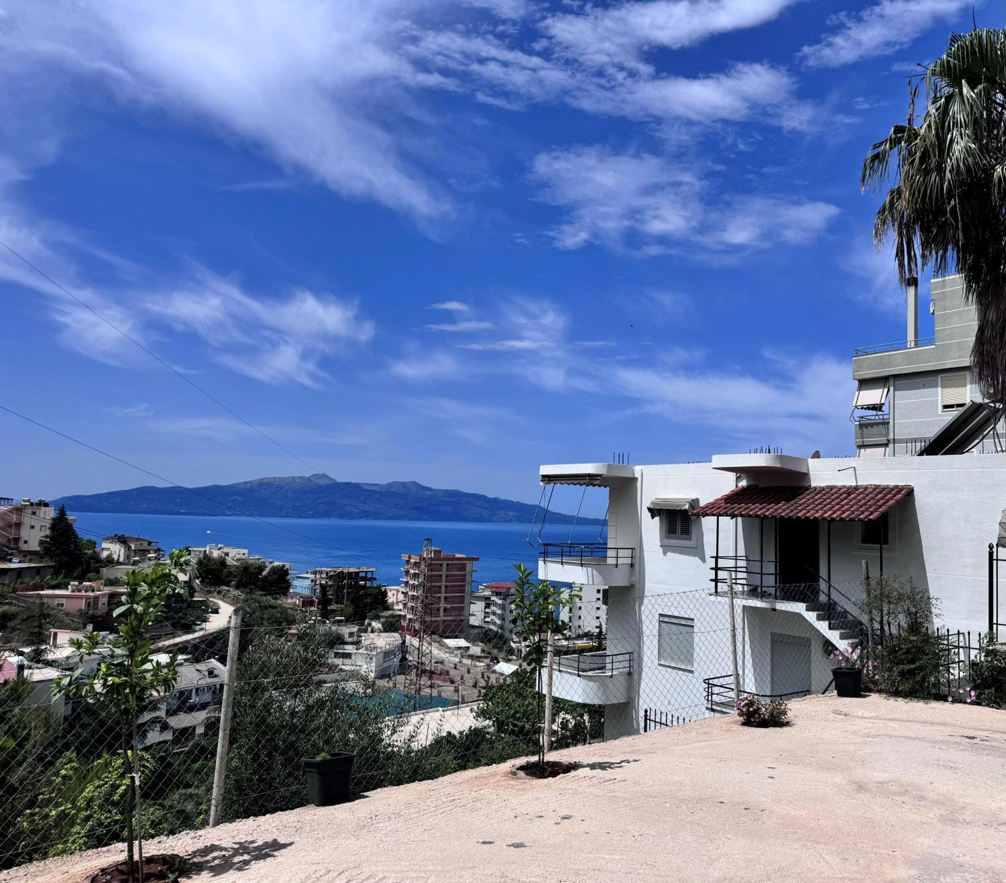 Sunset Hill Apartments Sarande Bagian luar foto