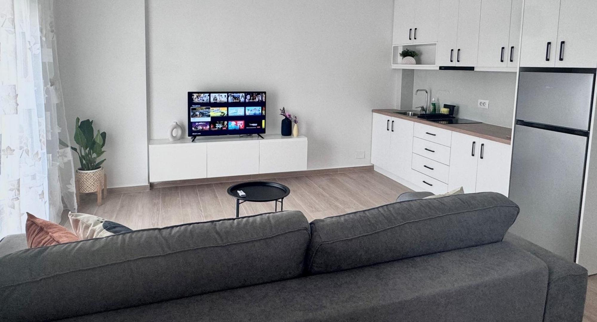 Sunset Hill Apartments Sarande Bagian luar foto