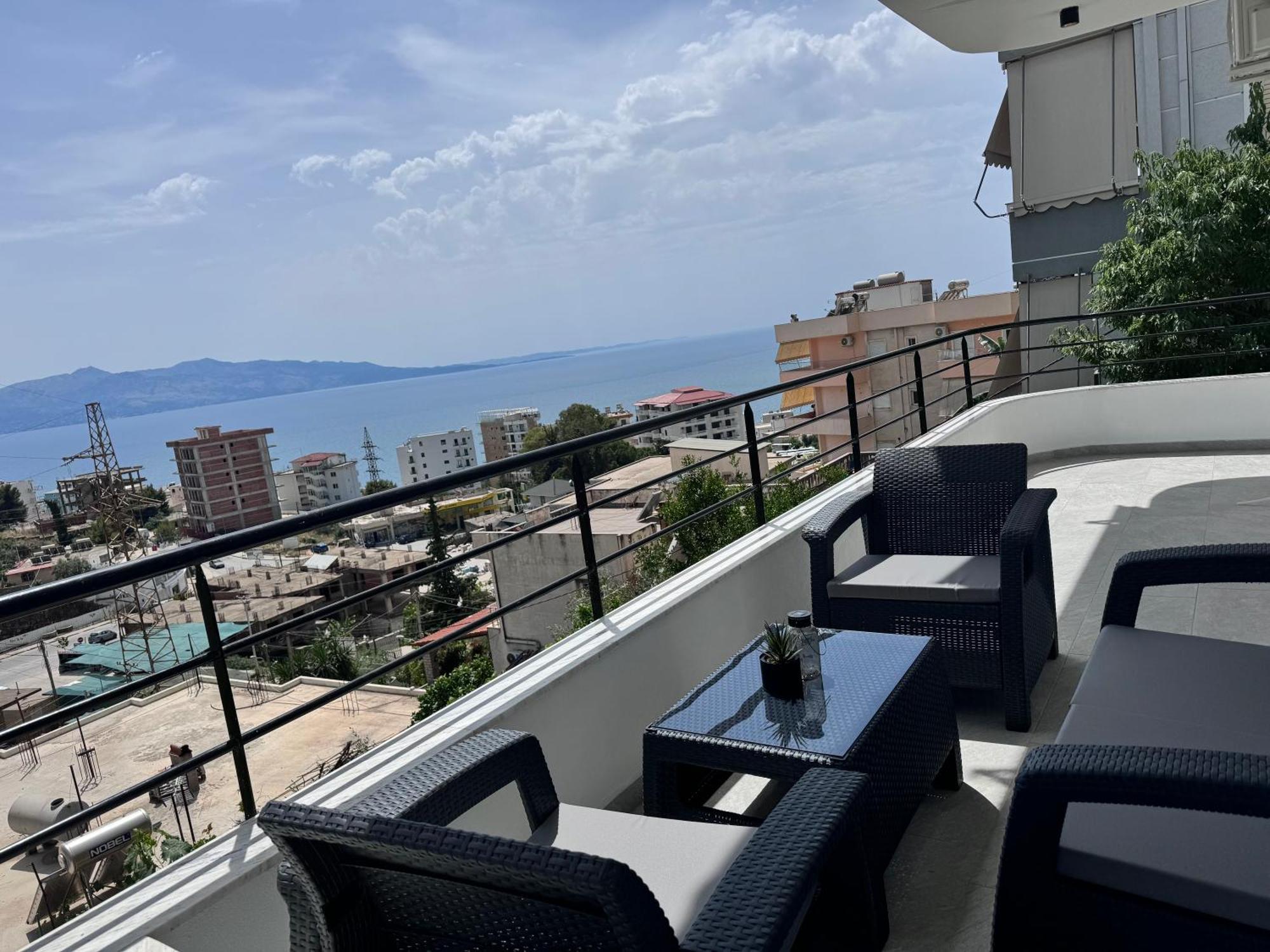 Sunset Hill Apartments Sarande Bagian luar foto