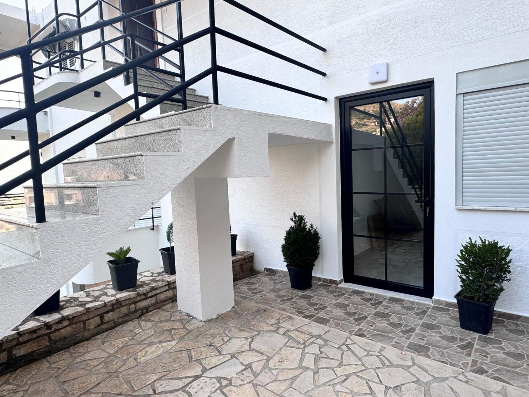 Sunset Hill Apartments Sarande Bagian luar foto