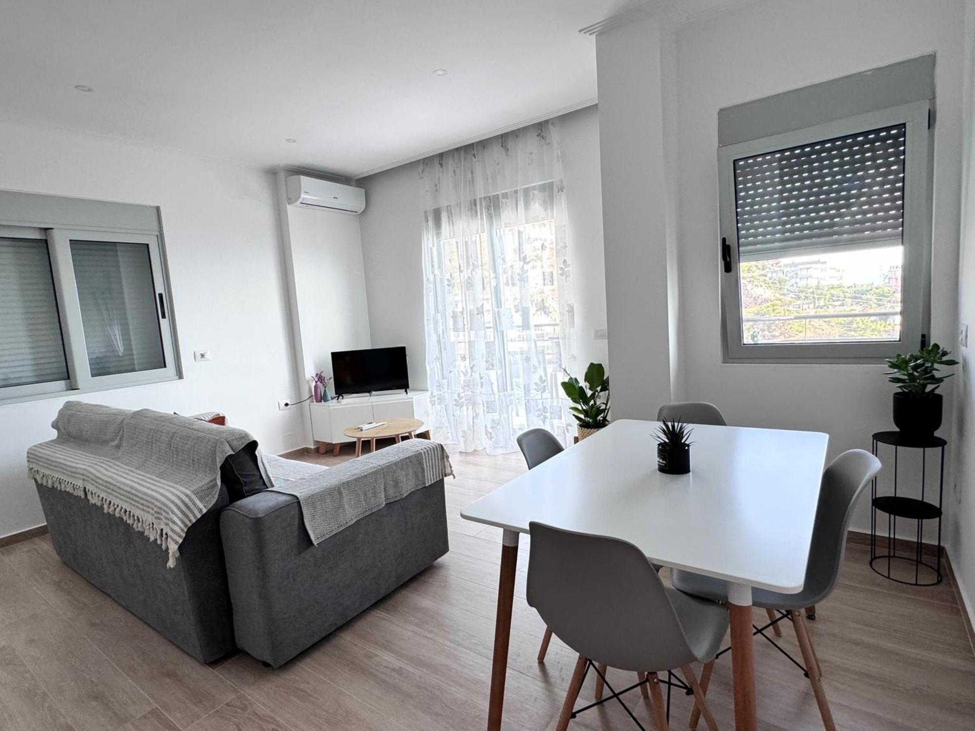 Sunset Hill Apartments Sarande Bagian luar foto